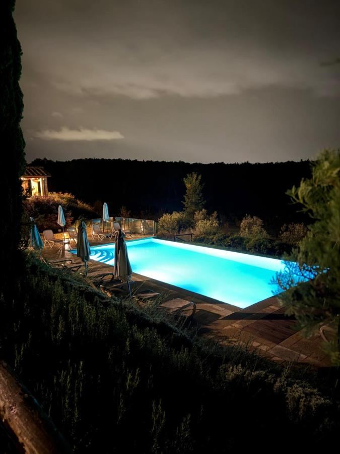 Piscina di Chimera Tuscany Resort o nelle vicinanze