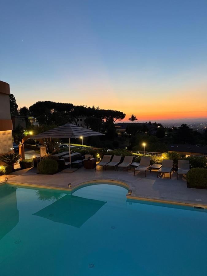 Piscina di Hotel & Spa Villa Mercede o nelle vicinanze