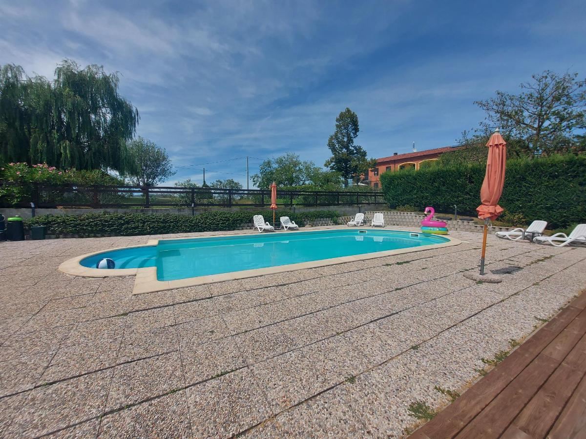 Piscina di Azienda Agricola Tenuta del Barone o nelle vicinanze