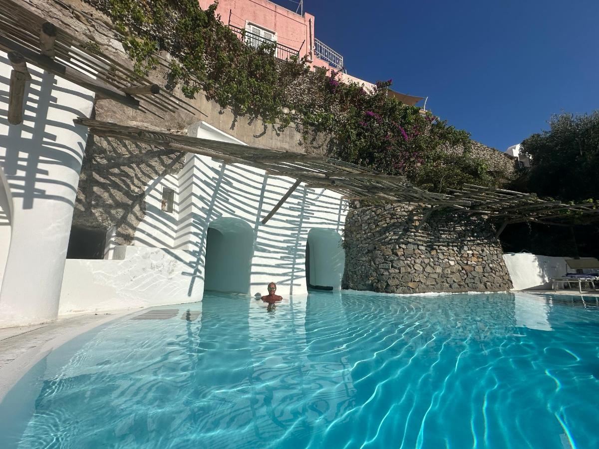 Piscina di Grand Hotel Santa Domitilla o nelle vicinanze