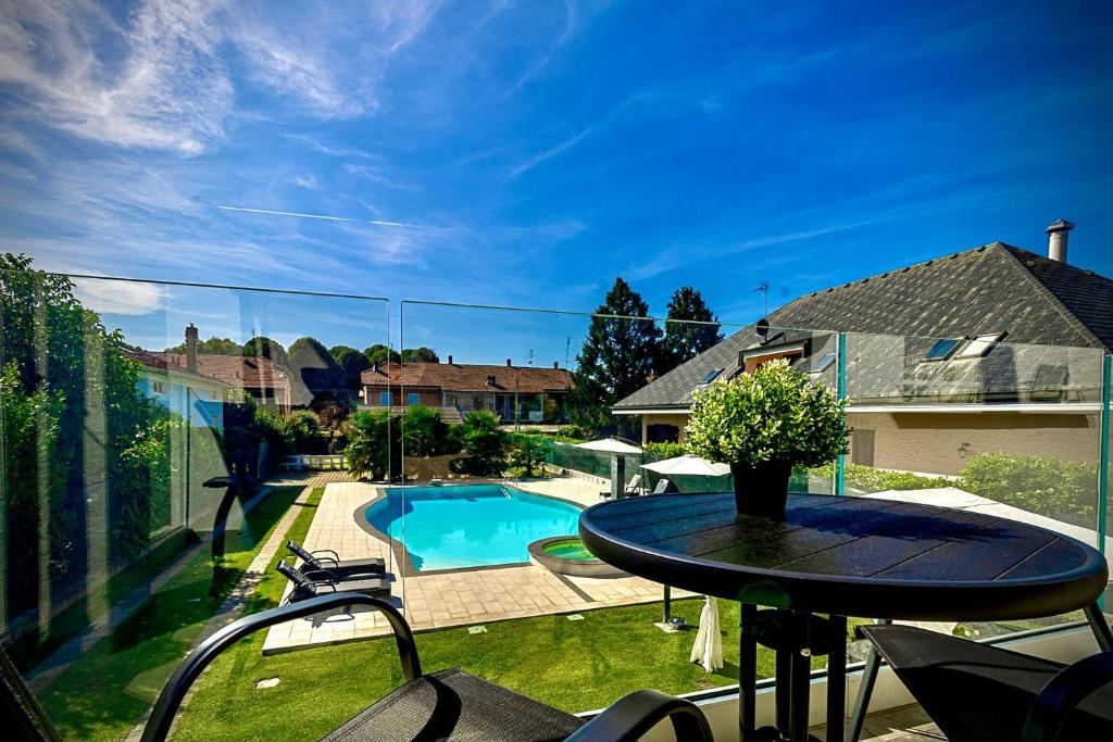 Appartamento in villa con piscina privata e vasca idromassaggio ad uso esclusivo