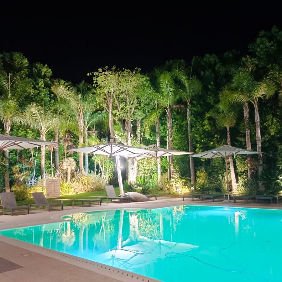 Piscina di Hotel Ares o nelle vicinanze