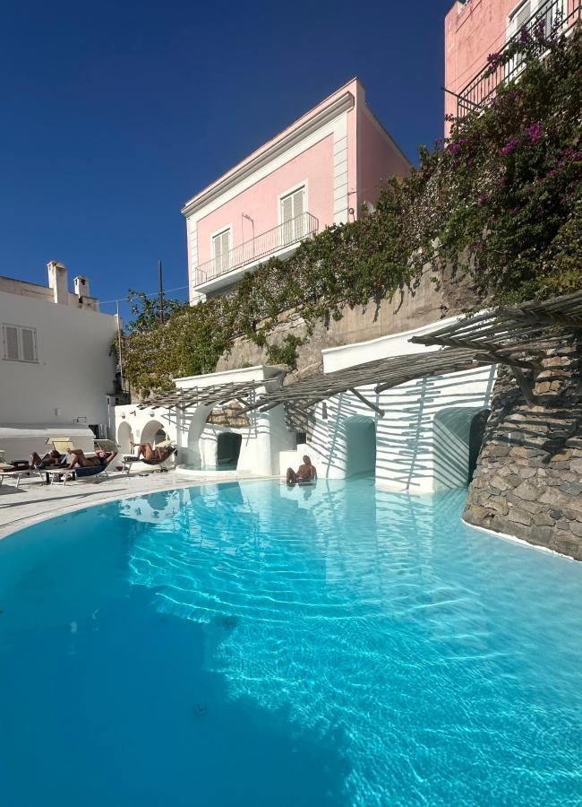 Piscina di Grand Hotel Santa Domitilla o nelle vicinanze