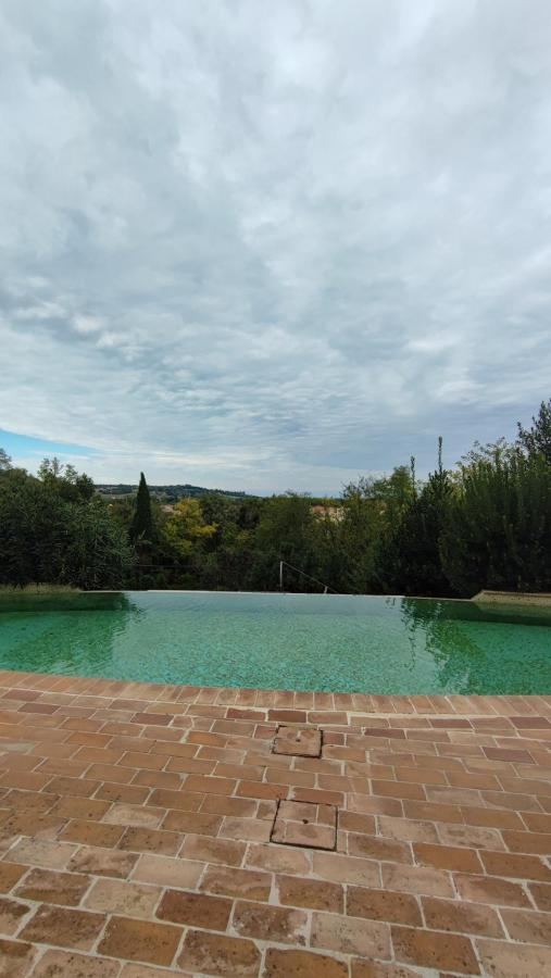 Piscina di Castello Montegiove o nelle vicinanze