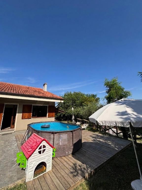 Villa Belvedere, con Piscina e giardino esclusivo, vista panoramica, Piccola palestra, 3 Camere,2 bagni