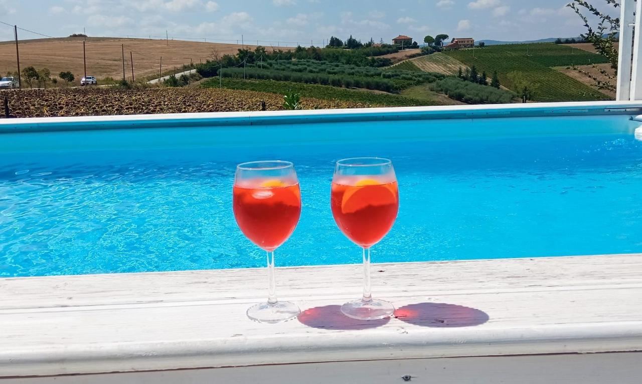 Piscina di AGRITURISMO LA MOROLLA o nelle vicinanze